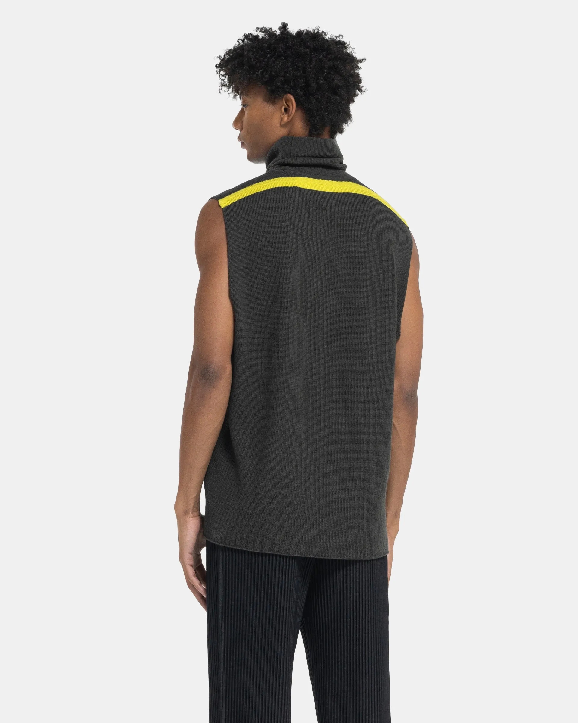 Framework Knit Vest in Black