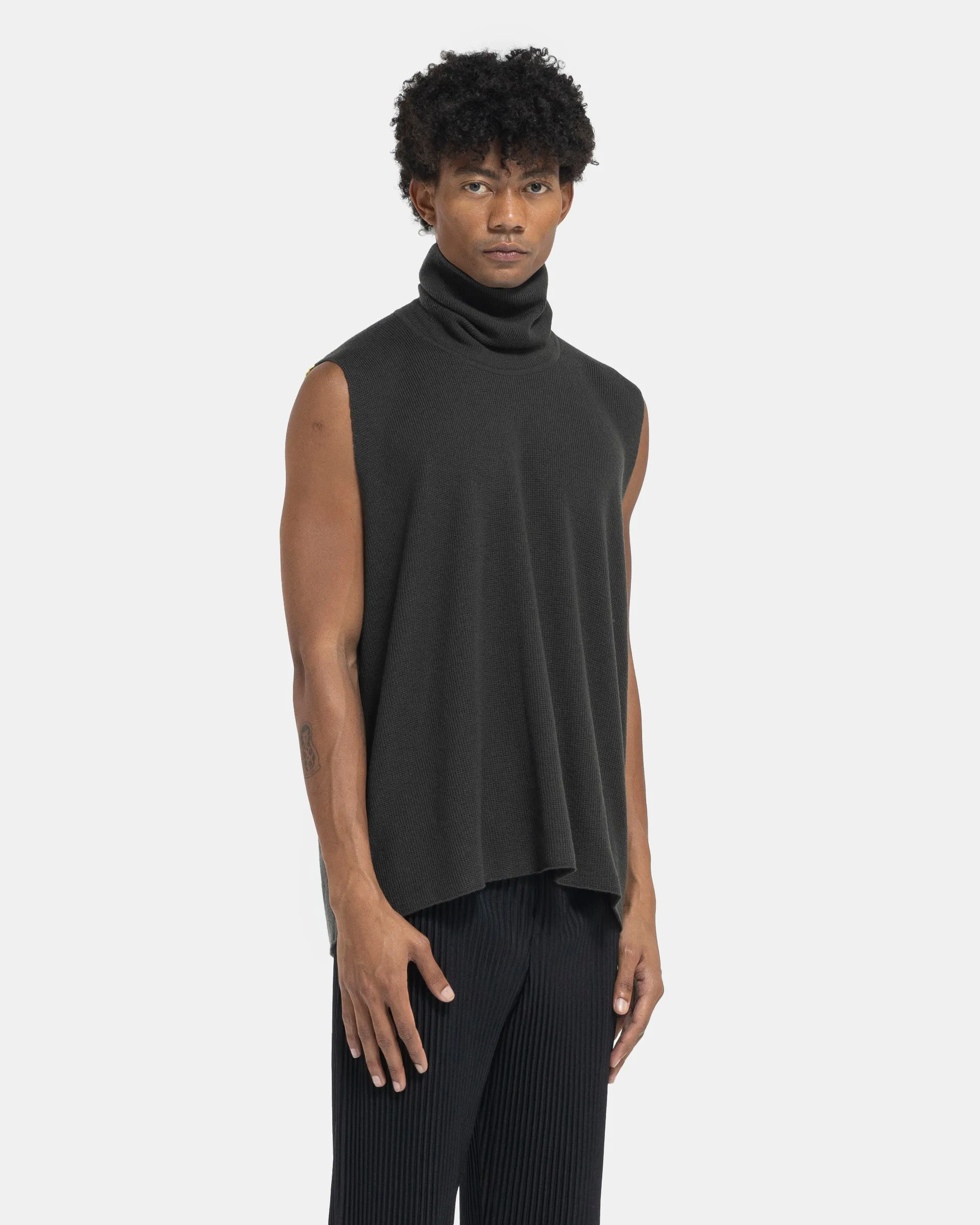 Framework Knit Vest in Black