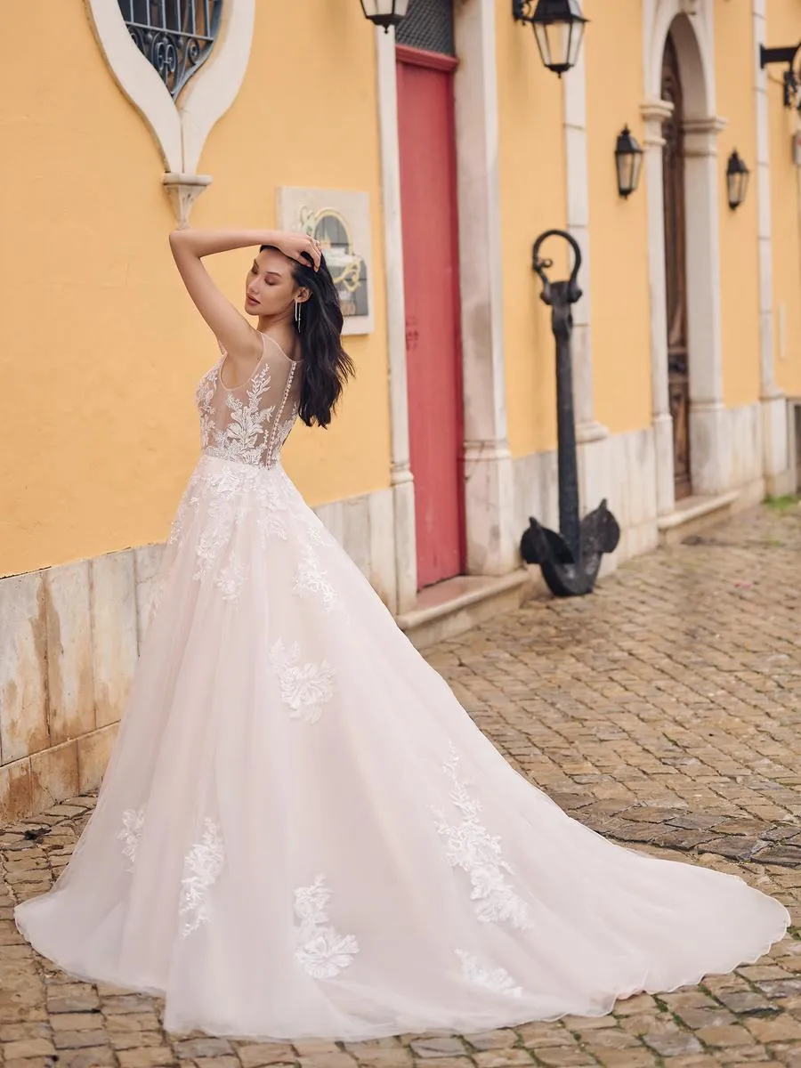 Maggie Sottero "Lindsey" Bridal Gown 23MN651